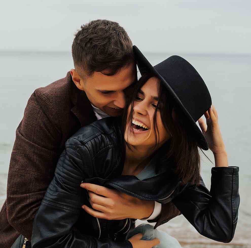 https://voryllasphotography.com/wp-content/uploads/2020/12/image_couples_about_02.jpg